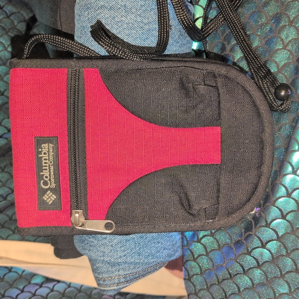 COLUMBIA  Pouch Purse red/ Black